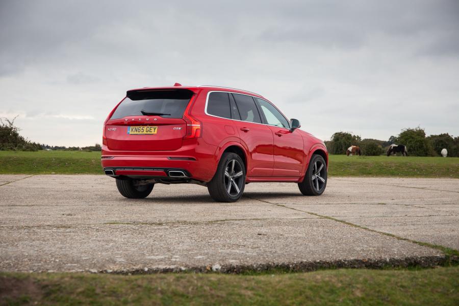  Volvo XC90 D5 R-Design 2015 года  (UK) (фото 7 из 44)